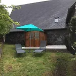 Maison Auvergnate Traditionnelle Recemment Renovee Laroquevieille