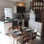 Maison Auvergnate Traditionnelle Recemment Renovee Laroquevieille