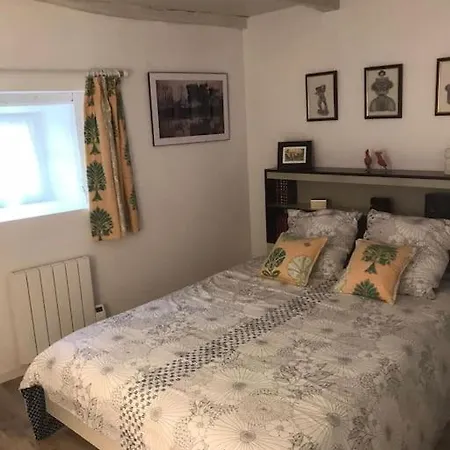 Maison Auvergnate Traditionnelle Recemment Renovee Holiday home *