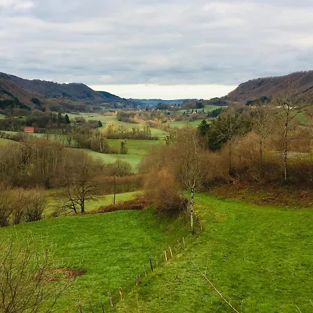 Сasa de vacaciones Maison Auvergnate Traditionnelle Recemment Renovee *