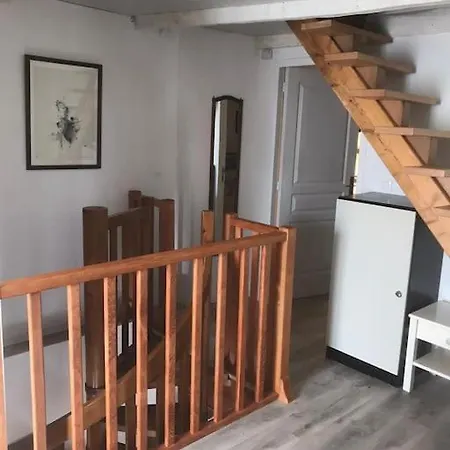 Maison Auvergnate Traditionnelle Recemment Renovee *