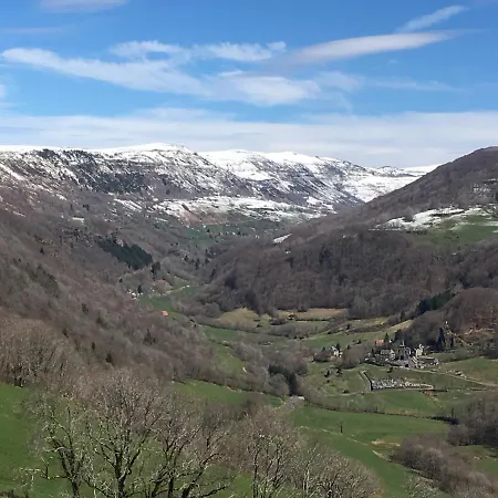 Дом отдыха Maison Auvergnate Traditionnelle Recemment Renovee